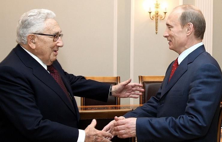 Putin sa stretol s bývalým ministrom zahraničia USA Henrym Kissingerom